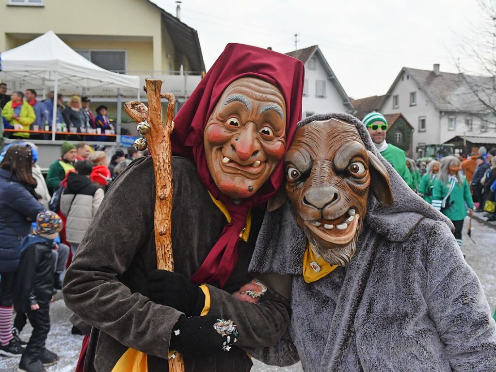 Der nrrische Lindwurm wand sich durch Krzell.