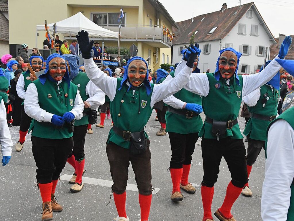 Der nrrische Lindwurm wand sich durch Krzell.