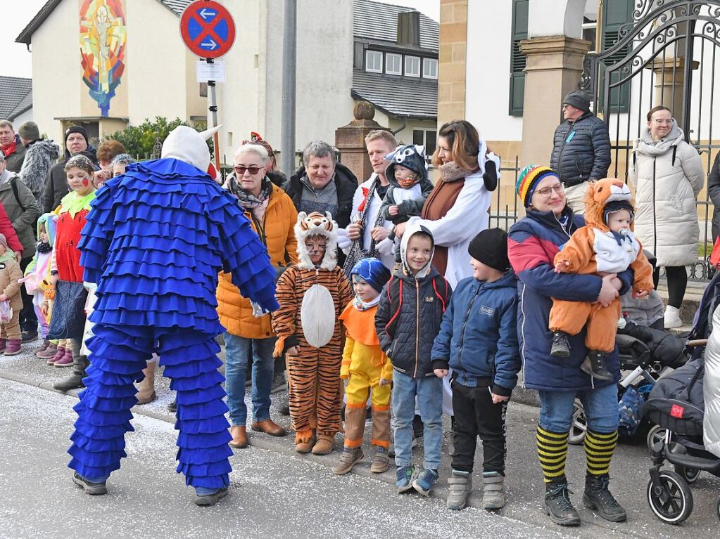 Der nrrische Lindwurm wand sich durch Krzell.