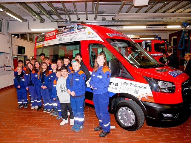 Die Jugendfeuerwehr Titisee-Neustadt w...eue Fahrzeug auch fr Ausflge nutzen.  | Foto: Eva Korinth