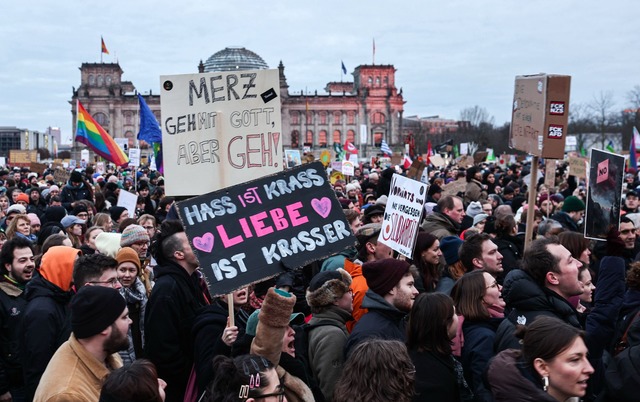 Insgesamt mehrere 100.000 Menschen hab...CDU und AfD demonstriert (Archivbild).  | Foto: Hannes P. Albert/dpa