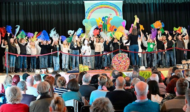 Auch bei den Kindern und Jugendlichen ...ungen fr langjhriges Singen im Chor.  | Foto:  ASG