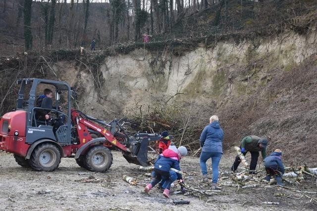 Gemeinsam gegen Wildwuchs an Bschungen