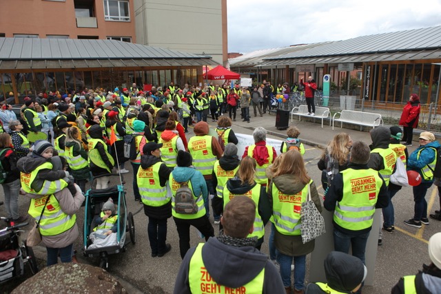 Der Warnstreik vor zwei Jahren vor dem Lahrer Klinikum  | Foto: Bastian Bernhardt