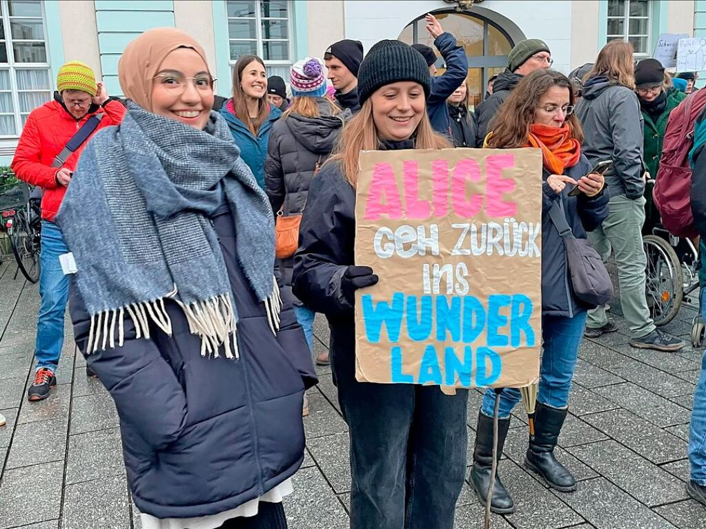 Tausende demonstrieren in Freiburg erneut gegen Rechtsextremismus und die AfD.