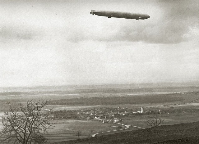 Ein Zeppelin über Hugsweier | Foto: Rathaus Hugsweier Ein Zeppelin über Hugsweier | Foto: Rathaus Hugsweier