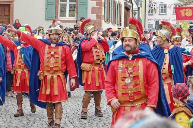 Riegels Narren feiern seit 75 Jahren Fasnet im Zeichen der rmischen Ortsgeschichte