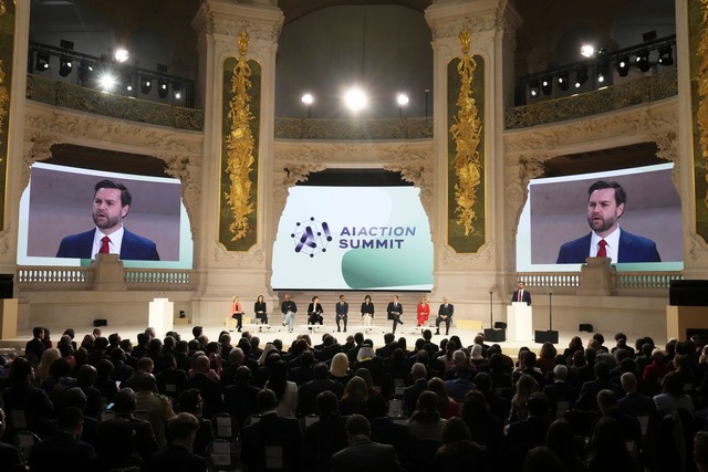 US-Vizepr&auml;sident J.D. Vance spric... k&uuml;nstliche Intelligenz in Paris.  | Foto: Michel Euler/AP/dpa