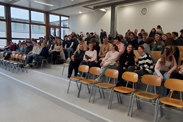 "DeineWahl": Schler des Theodor-Heuss-Gymnasiums stellen Bundestagskandidaten kritische Fragen