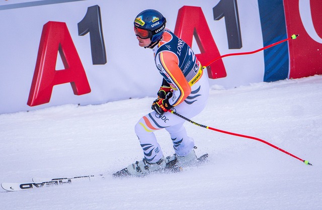 Simon Jocher belegte in der Abfahrt der Team-Kombination nur Platz 18.  | Foto: Jens B&uuml;ttner/dpa