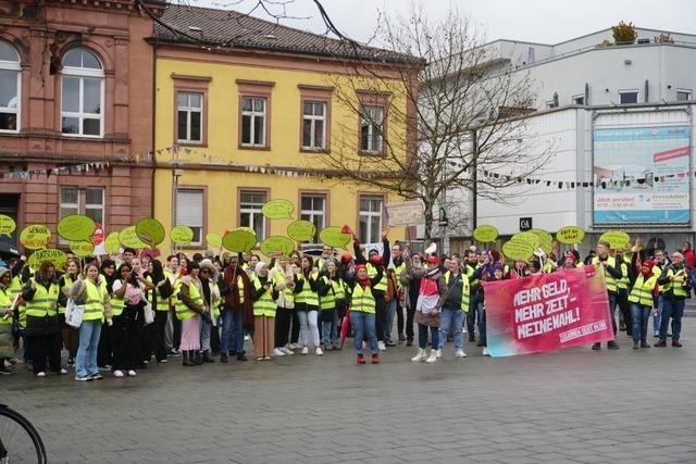 250 Klinikbeschftigte in Lahr haben am Mittwoch ihre Arbeit niedergelegt