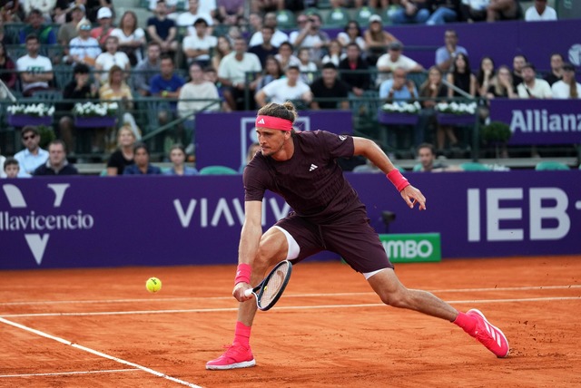 Alexander Zverev steht beim Sandplatzturnier in Buenos Aires im Viertelfinale  | Foto: Gustavo Garello/AP/dpa