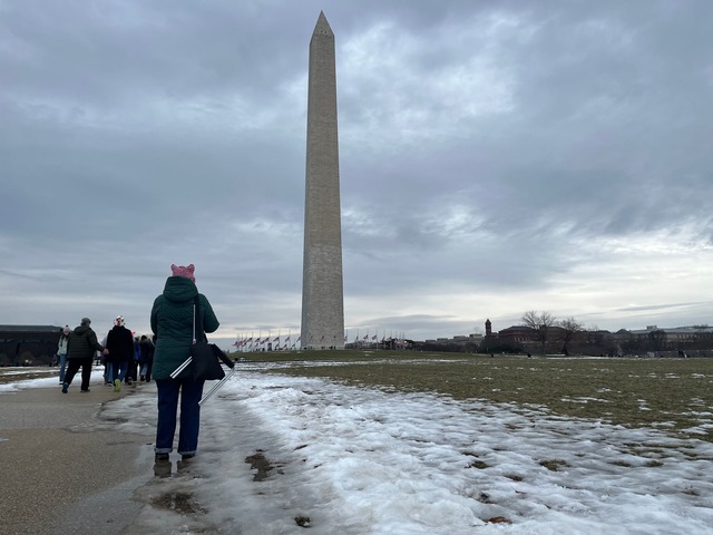 Der Protest vor Trumps Amtseinf&uuml;h...nuar fiel eher mager aus. (Archivbild)  | Foto: Luzia Geier/dpa