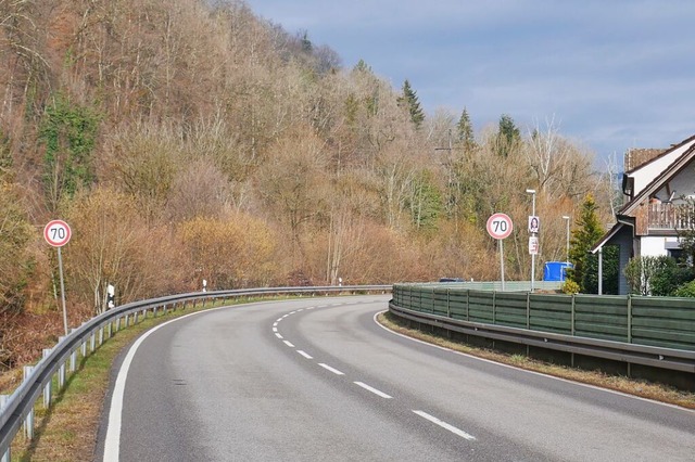 Auf der Umgehungsstrae fr flingen soll knftig durchgngig Tempo 70 gelten.  | Foto: Michael Gottstein