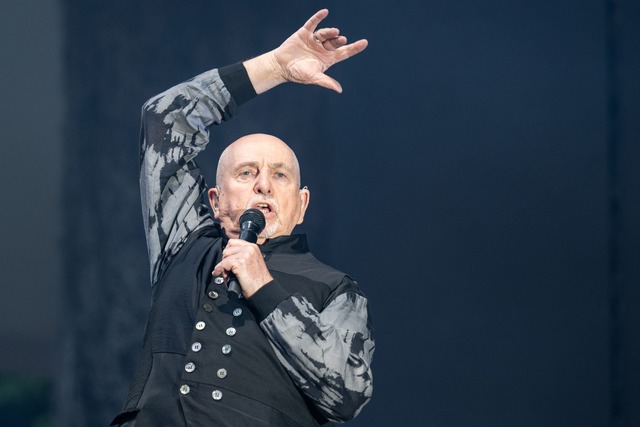 Seine B&uuml;hnenshows sind Spektakel ...einem Auftritt in Berlin. (Archivbild)  | Foto: Hannes P. Albert/dpa