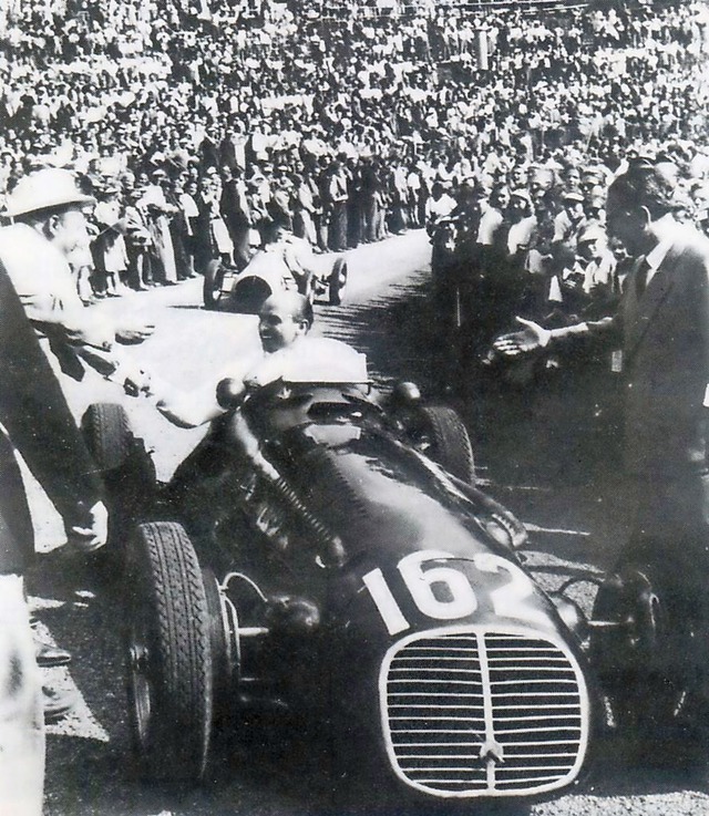 Paul Pietsch wird in einem Maserati 19...m Schauinsland Bergrennen Tagessieger.  | Foto: Roland Weis