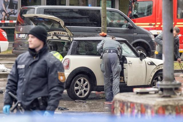 Auto fhrt in Mnchen in Demo: Was wir wissen und was nicht