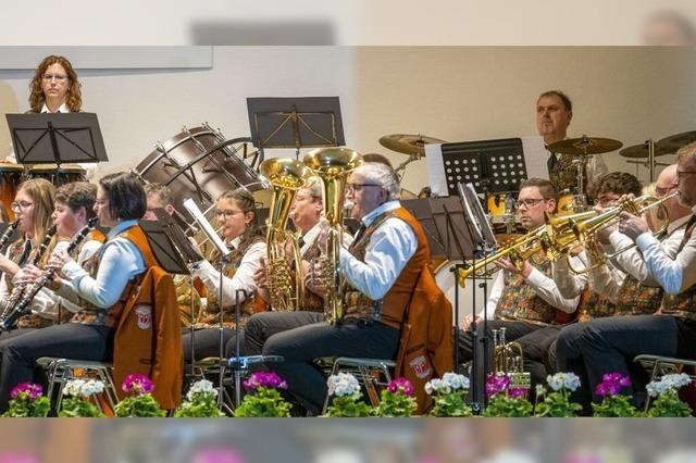 Lebendig und klangfroh prsentiert sich die Feuerwehrmusik Zell-Mambach im Jubilumsjahr