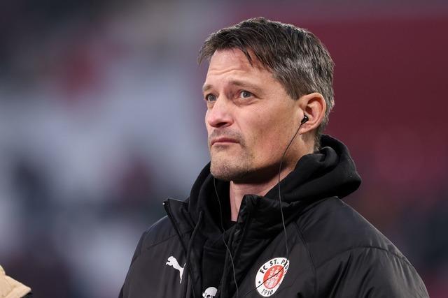 St.-Pauli-Trainer Blessin trgt Entscheidung ber Hymne mit