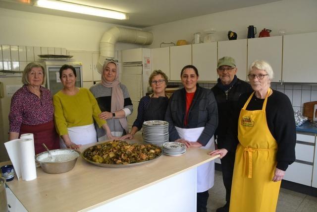 Beim "Offenen Suppentopf" in Umkirch bekommt jeder ein warmes Essen in Gesellschaft