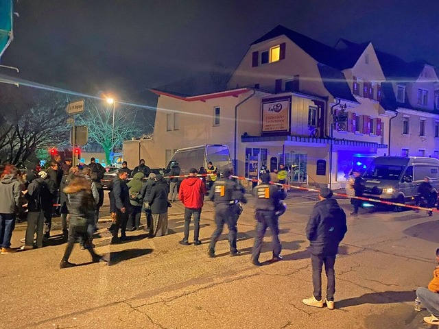 Beim Aktienhof in Dinglingen ist es zu...nd kurdischen Demonstranten gekommen.   | Foto: Alena Ehrlich