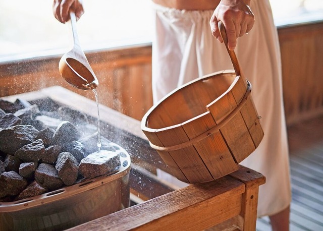 Der Anbau beinhaltet eine Sauna, Ruhe-...he sowie Appartements und Privatrume.  | Foto: a.dl, stock.adobe.com