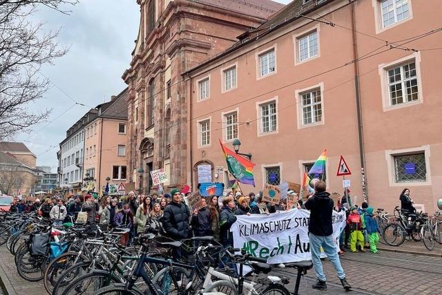 Fotos: Fridays for Future demonstriert mit rund 2000 Menschen in Freiburg