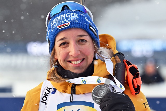 Franziska Preu&szlig; hat die n&auml;chste Medaille gewonnen.  | Foto: Martin Schutt/dpa