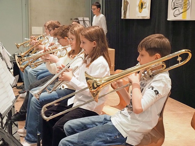 Die Blserklasse der Klassenstufe sechs  zeigte ihr musikalisches Knnen.  | Foto: Michael Haberer