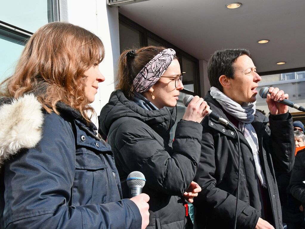 Run 2300 Menschen kamen zur Demokratie-Kundgebung in Lrrach