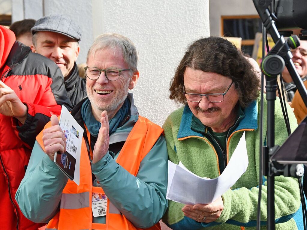 Run 2300 Menschen kamen zur Demokratie-Kundgebung in Lrrach