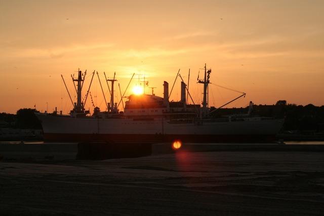 Sundowner Fahrt CUXHAVEN - HAMBURG