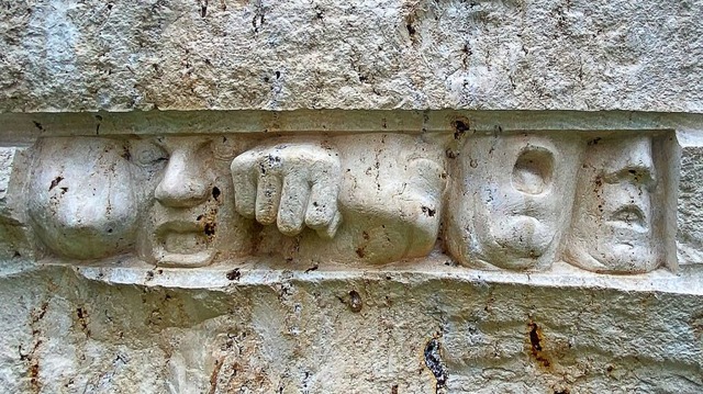 Ein Gedenkstein im St. Josefshaus in R...r  wurde ermordet, weil sie krank war.  | Foto: Andreas Grff