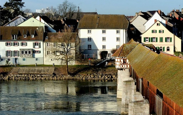 In der Mitte des Bildes sind der Hallw...s Haus Dietz (links daneben) zu sehen.  | Foto: Karl Braun