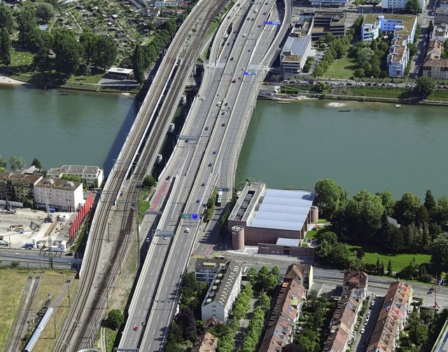 Die A2 in Basel, die Osttangente, wird...of und der Schwarzwaldbrcke saniert.   | Foto: Erich Meyer