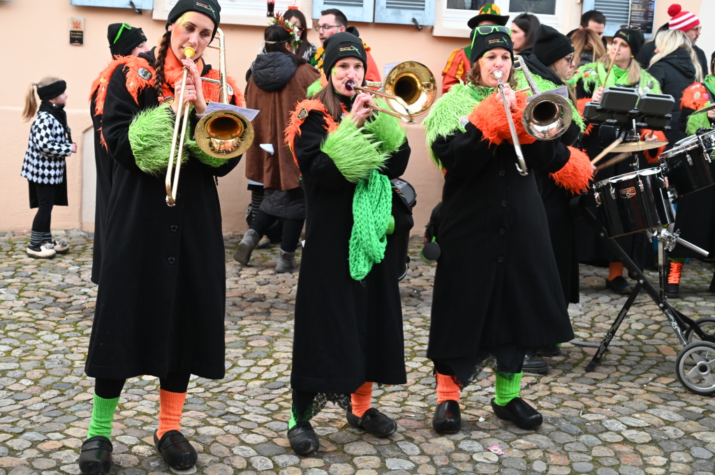 Tausende Besucher strmten am Samstag zum Fasnachtsumzug, den die Burkheimer Schnecken zum Jubilum ihres 55-jhrigen Bestehens auf die Beine stellten.