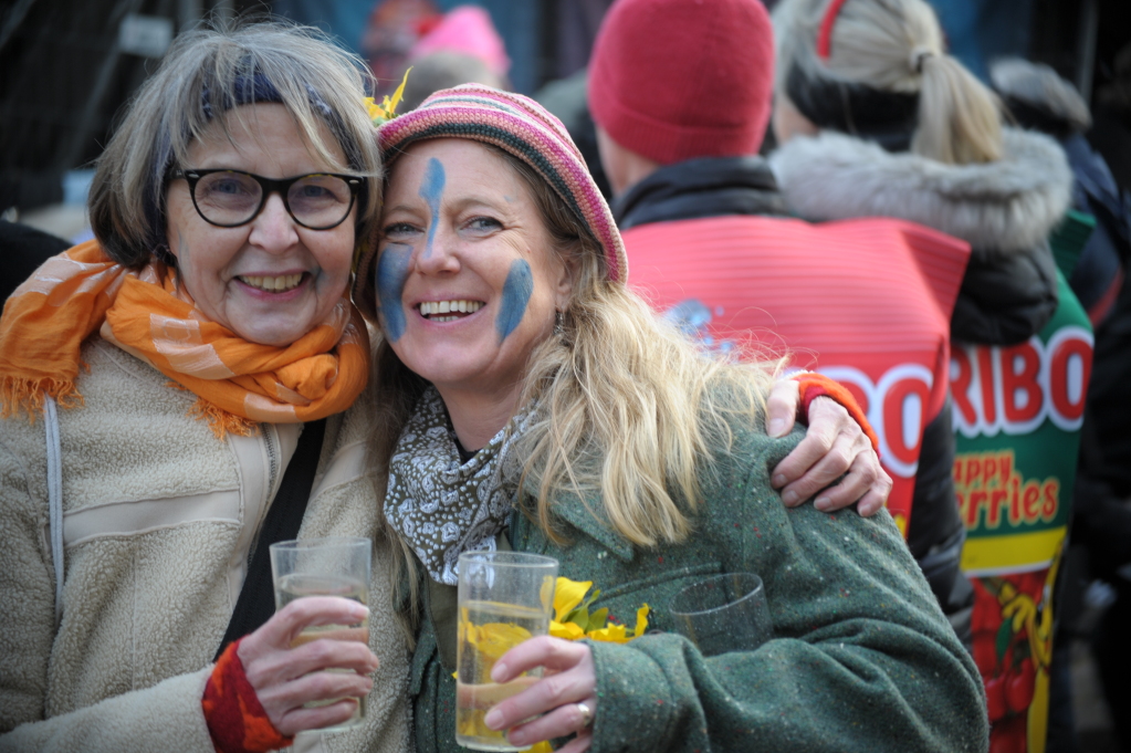 Tausende Besucher strmten am Samstag zum Fasnachtsumzug, den die Burkheimer Schnecken zum Jubilum ihres 55-jhrigen Bestehens auf die Beine stellten.