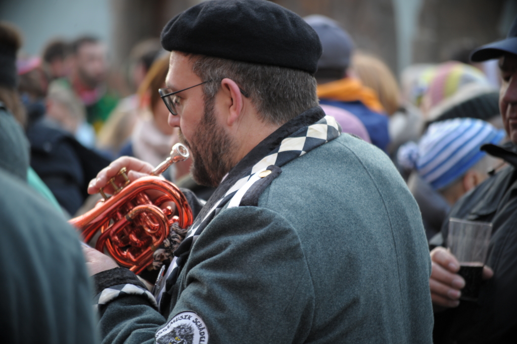 Tausende Besucher strmten am Samstag zum Fasnachtsumzug, den die Burkheimer Schnecken zum Jubilum ihres 55-jhrigen Bestehens auf die Beine stellten.