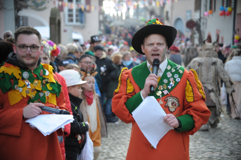 Tausende Besucher strmten am Samstag zum Fasnachtsumzug, den die Burkheimer Schnecken zum Jubilum ihres 55-jhrigen Bestehens auf die Beine stellten.