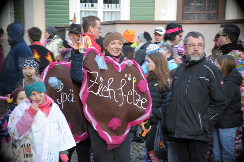 Tausende Besucher strmten am Samstag zum Fasnachtsumzug, den die Burkheimer Schnecken zum Jubilum ihres 55-jhrigen Bestehens auf die Beine stellten.