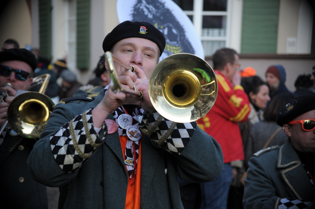 Tausende Besucher strmten am Samstag zum Fasnachtsumzug, den die Burkheimer Schnecken zum Jubilum ihres 55-jhrigen Bestehens auf die Beine stellten.