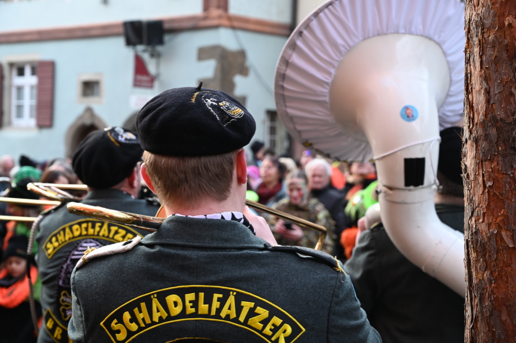 Tausende Besucher strmten am Samstag zum Fasnachtsumzug, den die Burkheimer Schnecken zum Jubilum ihres 55-jhrigen Bestehens auf die Beine stellten.