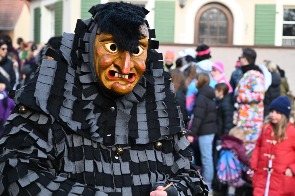 Tausende Besucher strmten am Samstag zum Fasnachtsumzug, den die Burkheimer Schnecken zum Jubilum ihres 55-jhrigen Bestehens auf die Beine stellten.