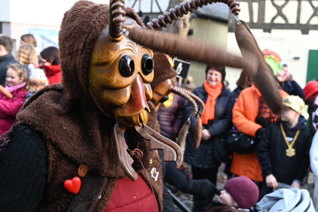 Tausende Besucher strmten am Samstag zum Fasnachtsumzug, den die Burkheimer Schnecken zum Jubilum ihres 55-jhrigen Bestehens auf die Beine stellten.