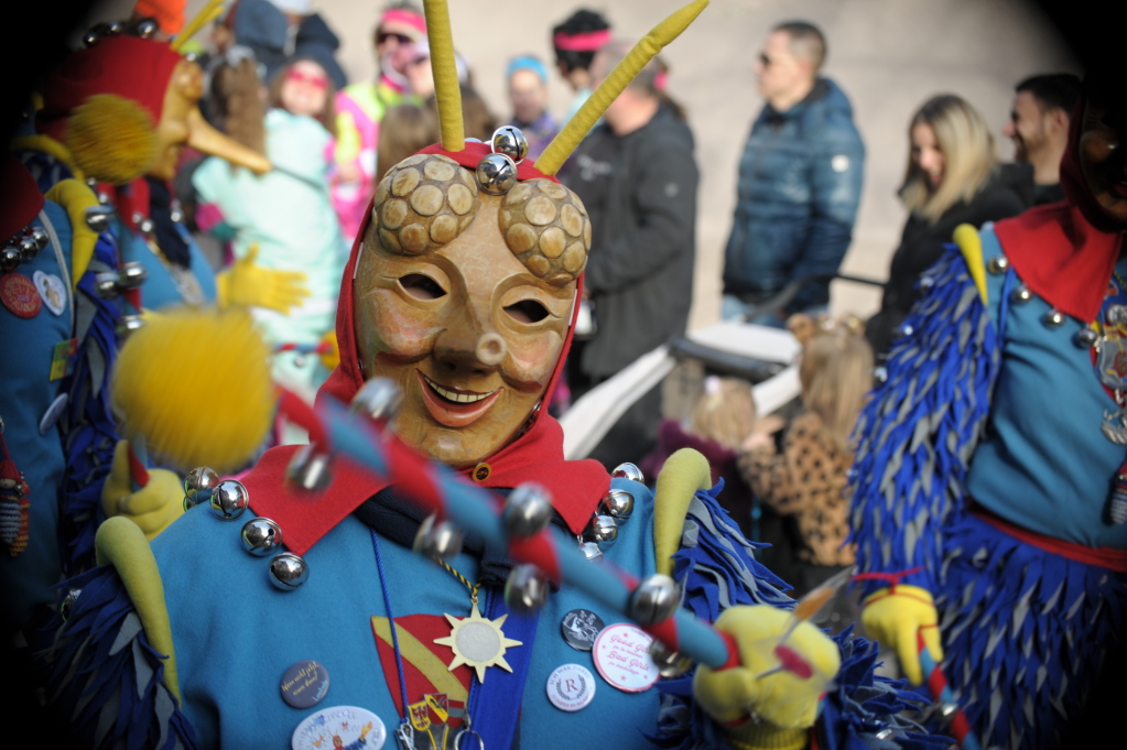 Tausende Besucher strmten am Samstag zum Fasnachtsumzug, den die Burkheimer Schnecken zum Jubilum ihres 55-jhrigen Bestehens auf die Beine stellten.