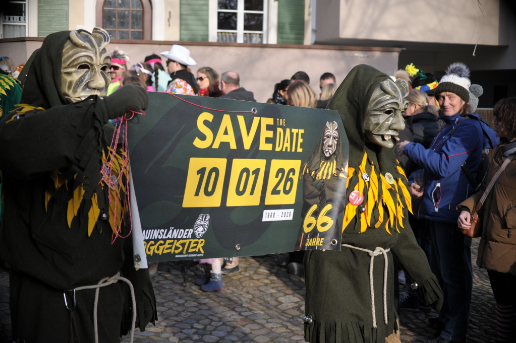 Tausende Besucher strmten am Samstag zum Fasnachtsumzug, den die Burkheimer Schnecken zum Jubilum ihres 55-jhrigen Bestehens auf die Beine stellten.