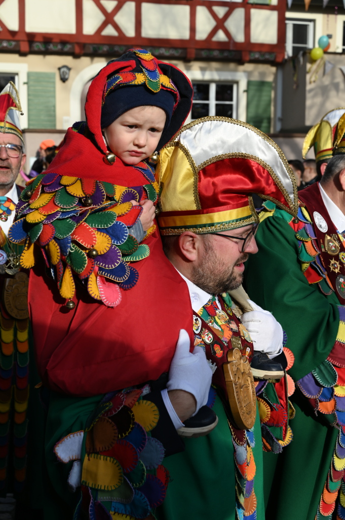 Tausende Besucher strmten am Samstag zum Fasnachtsumzug, den die Burkheimer Schnecken zum Jubilum ihres 55-jhrigen Bestehens auf die Beine stellten.