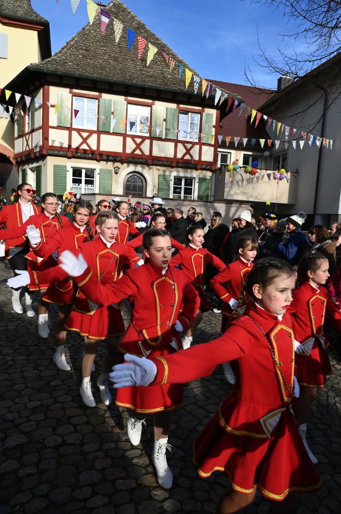 Tausende Besucher strmten am Samstag zum Fasnachtsumzug, den die Burkheimer Schnecken zum Jubilum ihres 55-jhrigen Bestehens auf die Beine stellten.