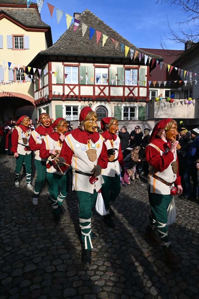 Tausende Besucher strmten am Samstag zum Fasnachtsumzug, den die Burkheimer Schnecken zum Jubilum ihres 55-jhrigen Bestehens auf die Beine stellten.