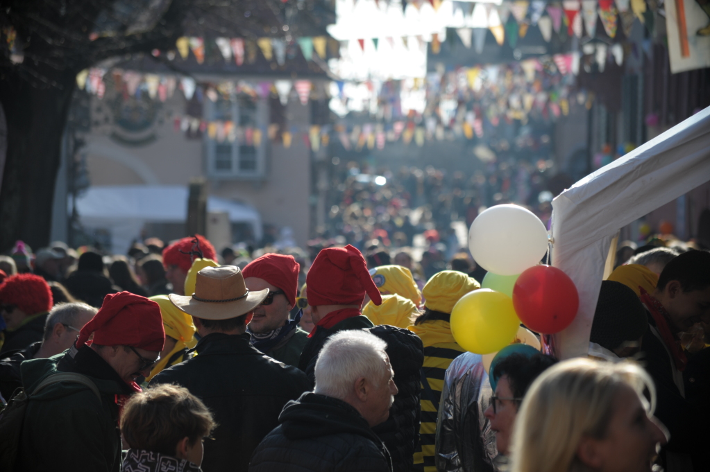 Tausende Besucher strmten am Samstag zum Fasnachtsumzug, den die Burkheimer Schnecken zum Jubilum ihres 55-jhrigen Bestehens auf die Beine stellten.